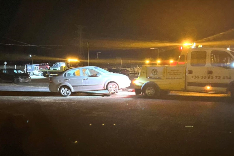 Kilenc roncsautót szállítottak el Adyvárosból