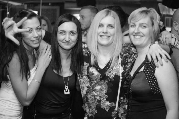 2015.03.06. Mamma Mia Nőnapi Házibuli 