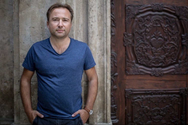 Kirabolták Tasnádi István írót, az összes munkája elveszhet