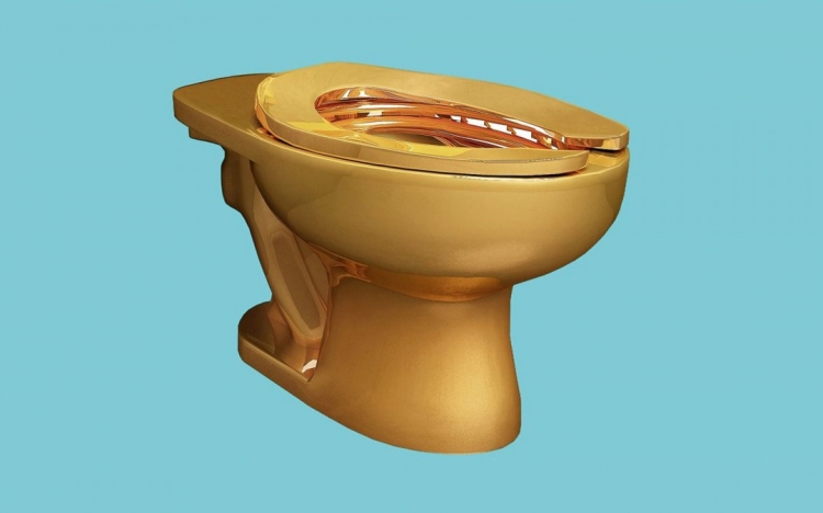 Tömör aranyból készült vécécsészét állít ki a New York-i Guggenheim 