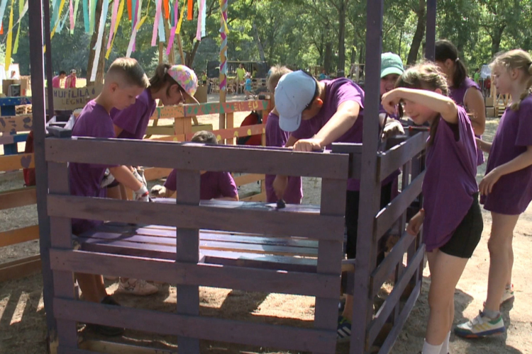 Raklapokból építettek múzeumot a gyerekek