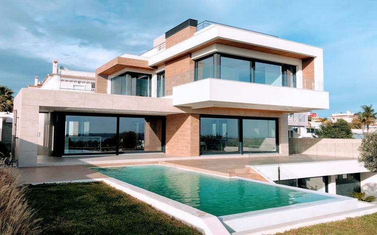 Homlokzat frissítés: Praktikus tanácsok a tökéletes felújításhoz