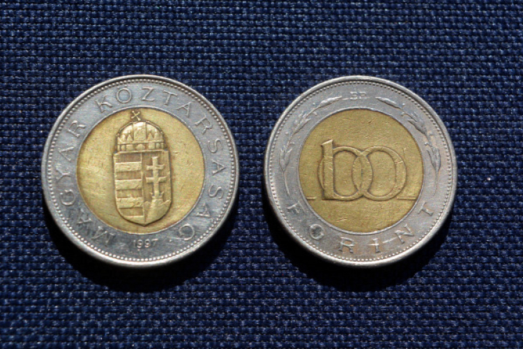 Jönnek az új 100 forintosok 