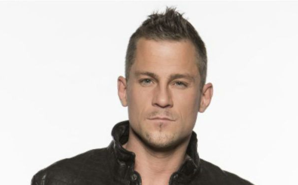 Hujber Feri végleg elhagyta az országot