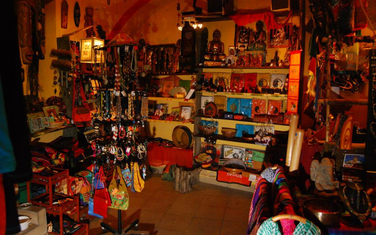  25 év után bezár a Bahia Győr