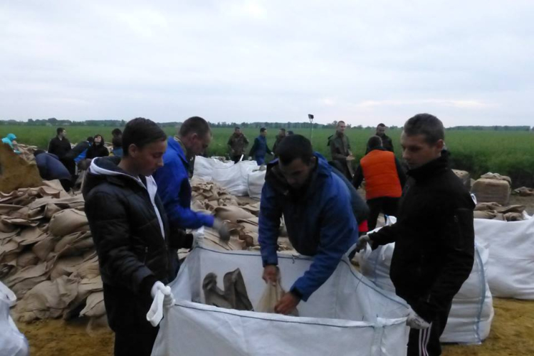 Olvasónk képei az árvízi védekezésről