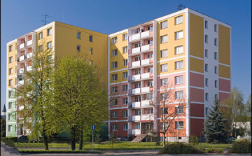 Jóval több a panellakások értéke