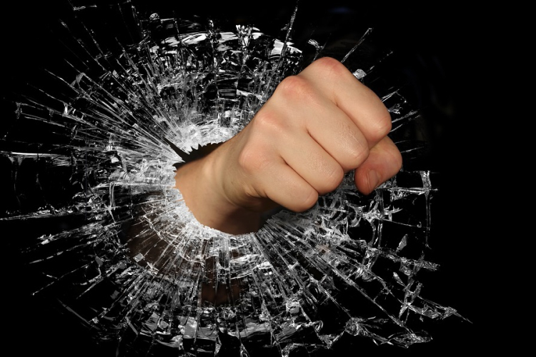 Nem volt jegye, inkább megverte a buszsofőrt