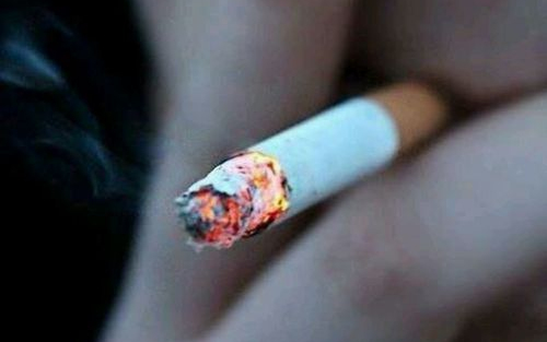 Se íze, se színe nem lesz a cigarettának