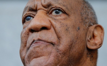 Bill Cosbytól a Kennedy Központ is visszavonta díjait