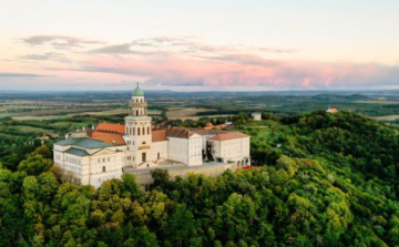 Különleges programokkal várják augusztus 20-án az érdeklődőket Pannonhalmán