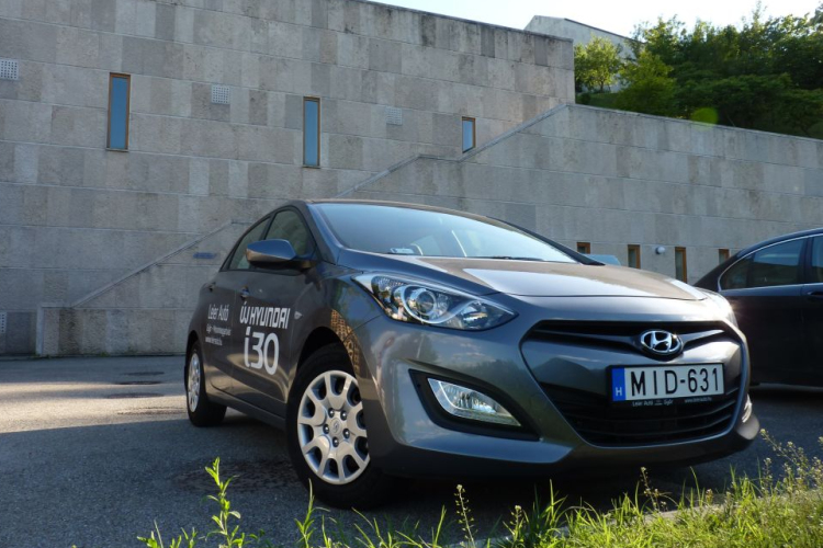 Új Hyundai i30, egy nem szokványos tesztvezetésen