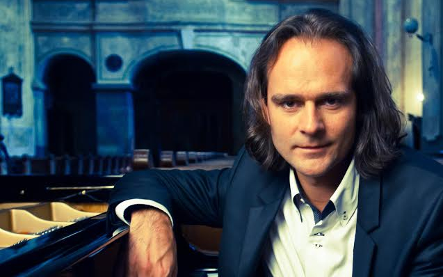 Egy versenyzongora és a zongorista Richter Terem színpadán!