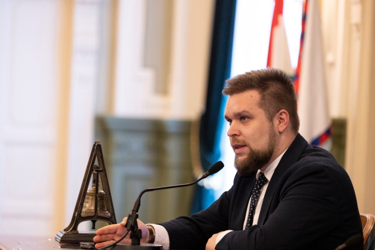 Pintér Bence: érdeklődés hiányában elmaradt a vita a győri közgyűlésen a kamu SZJA-emelésről