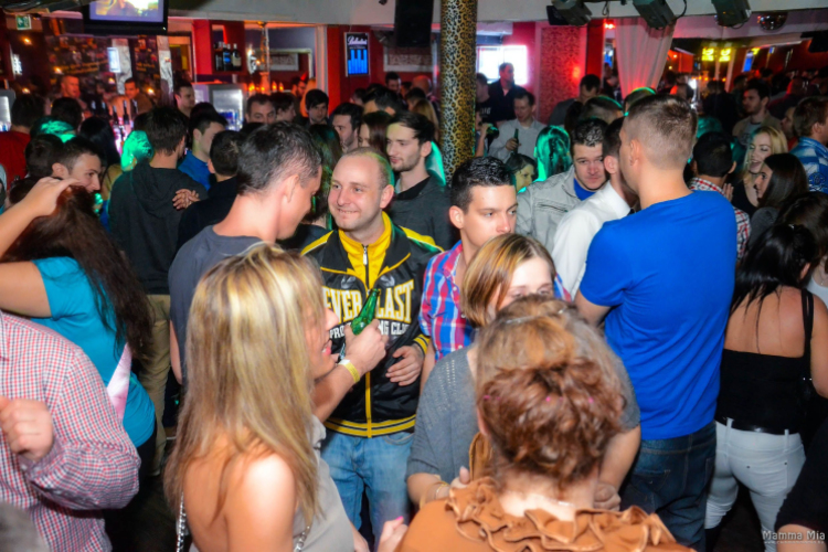 2014.02.21.Péntek Mamma Mia  Házibuli Dj:Ice fotók:Pászti Zsolt