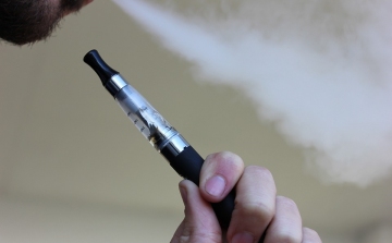 Törvényjavaslatot fogadott el az ízesített e-cigaretták árusítási tilalmáról az amerikai képviselőház