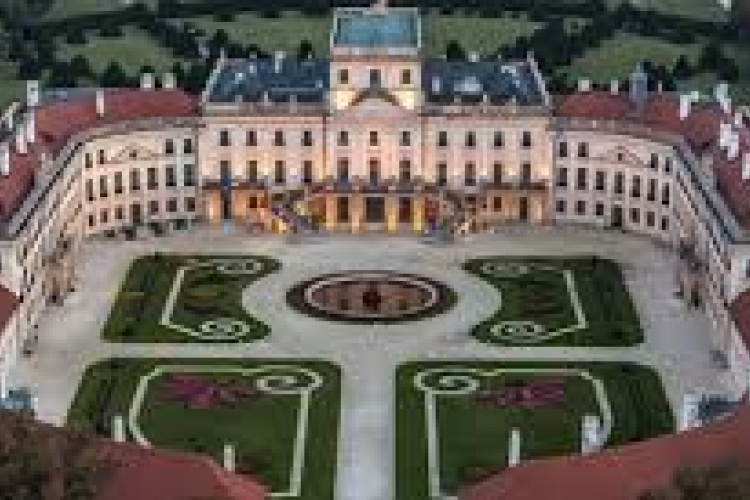 Húsvéti családi programok a fertődi kastélyban