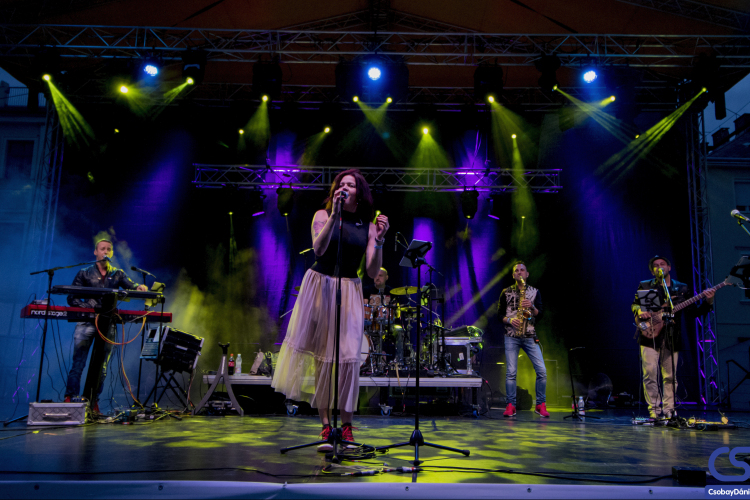 Zenélve szelik át az óceánt - Győri beszélgetés az óceánjáró kaland előtt