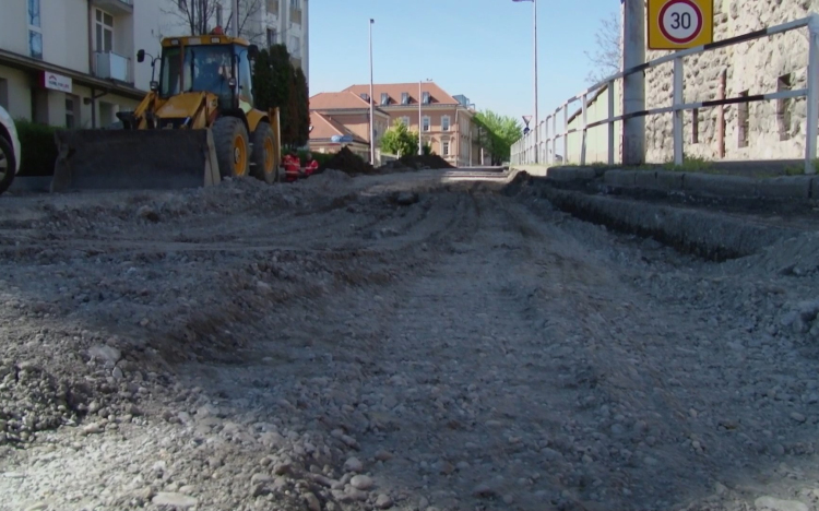 Így változott a forgalmi rend a Baross hídnál