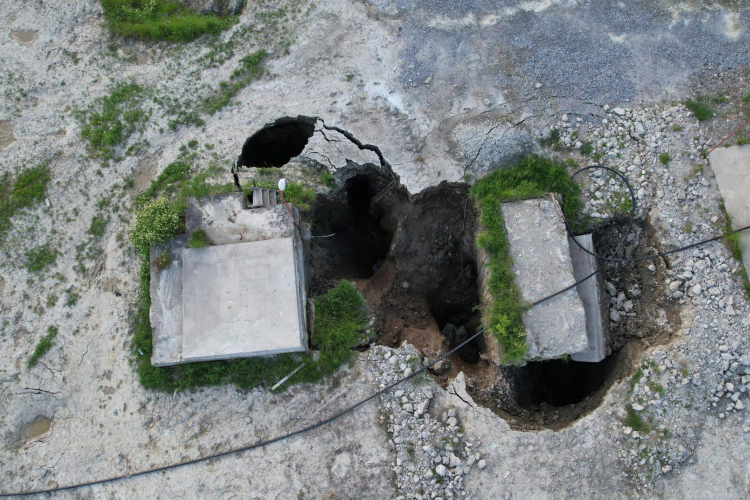 Parajd - Újabb beomlások nyomán ismét sós víz került a Korond-patakba