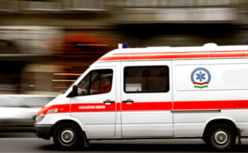 Teljes útzár a 83-as főúton - Tehergépkocsi és kamion ütközött