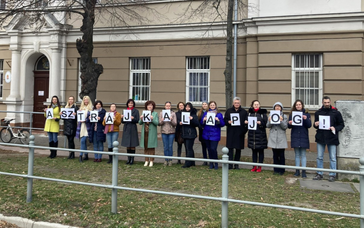 Ma a kazinczysok és a kálváriások csatlakoztak a polgári engedetlenségi akcióhoz Győrben