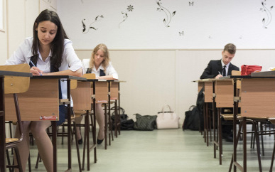 Történelem érettségivel folytatják ma a diákok - A feladatok többsége a magyar történelemhez kapcsolódik