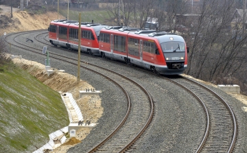 Uniós pénzből építik tovább a Budapest-Esztergom vasútvonalat
