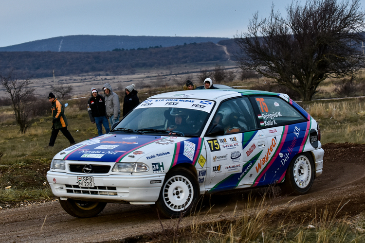Rally: Marcell és Karesz, avagy az Opel sosem kop el!