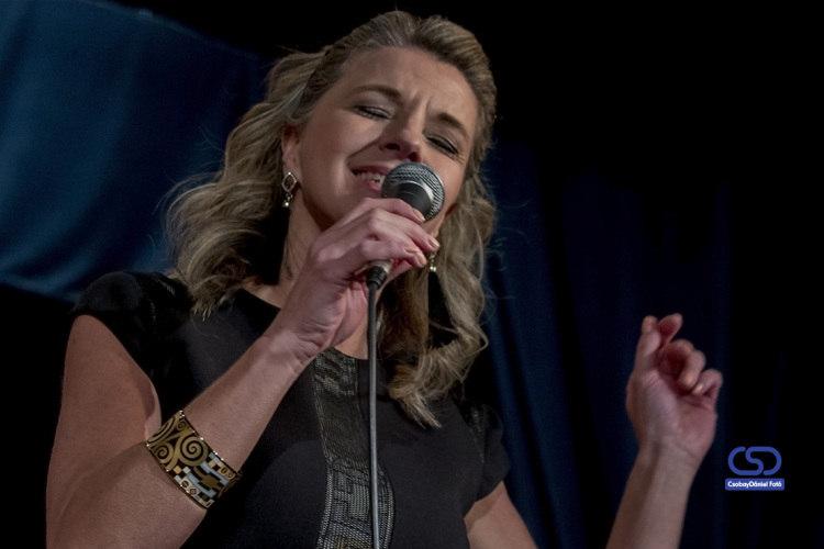 Hangjával ajándékozta meg a győrieket Micheller Myrtill