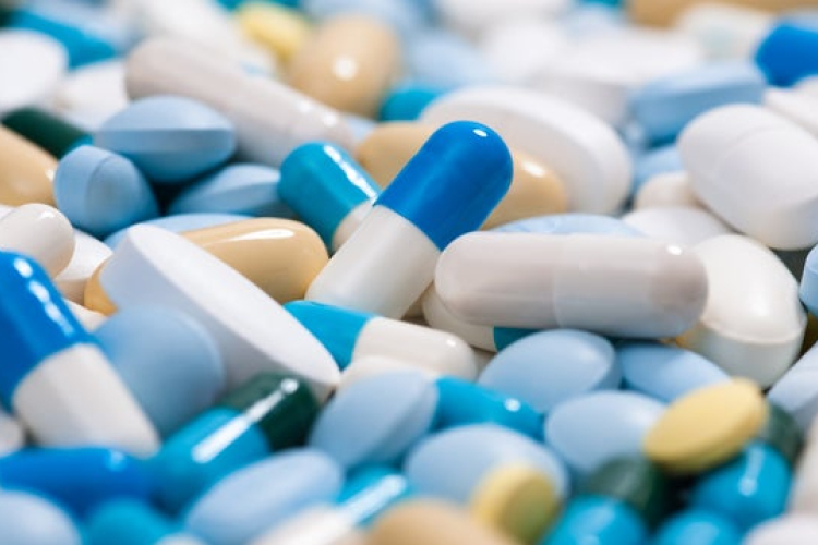 A kormány megtiltotta egy koronavírus-gyógyszeralapanyag kivitelét az országból