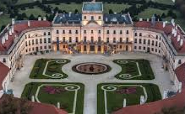 Húsvéti családi programok a fertődi kastélyban