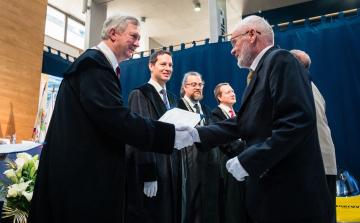 Ötven éve végzett mérnökök vehették át aranydiplomájukat a Széchenyi István Egyetemen