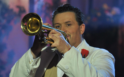 Lajcsinak végleg abba kell hagynia a zenélést