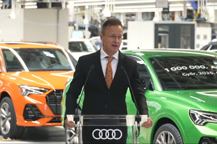 Szijjártó Péter: az Audi győri gyára folyamatosan növeli a termelését és idén új motortípus gyártását is megkezdik