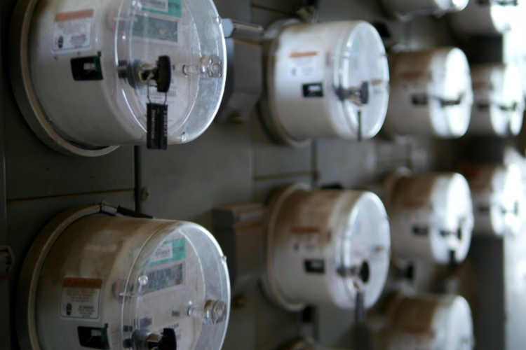 Egy év alatt 800 000 Ft értékű áramot lopott el