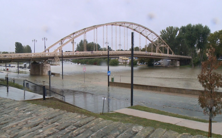 Intenzív áradásra készülnek Győrben is