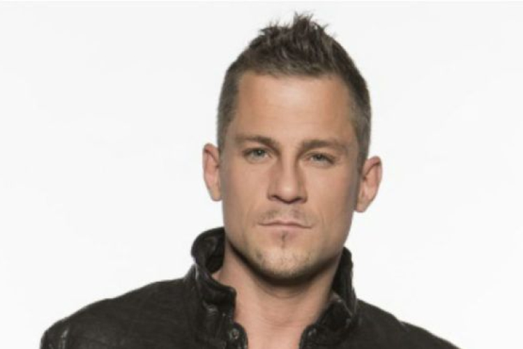 Hujber Feri végleg elhagyta az országot