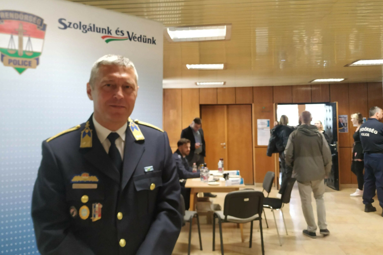 500 ezer forintos bruttó fizetés és összetartó csapat ígéretével csábít a győri rendőrség