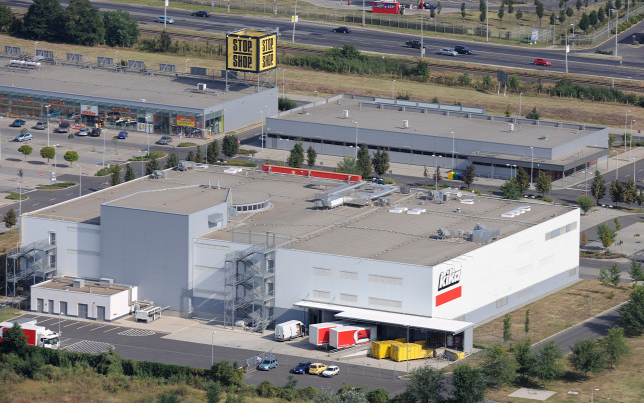 Eladják a magyar KIKA Áruházakat