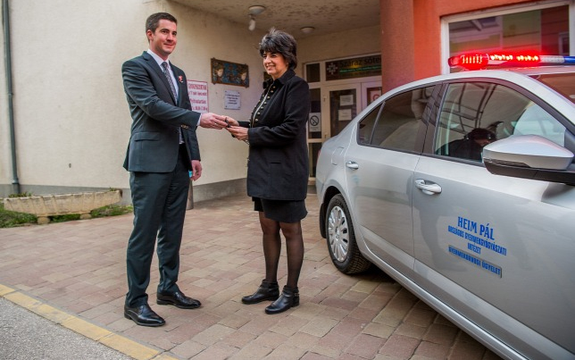 Ügyeleti autót kapott a Heim Pál Gyermekkórház