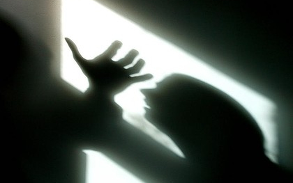 Sírva menekült ki győri lakásából a bántalmazott nő