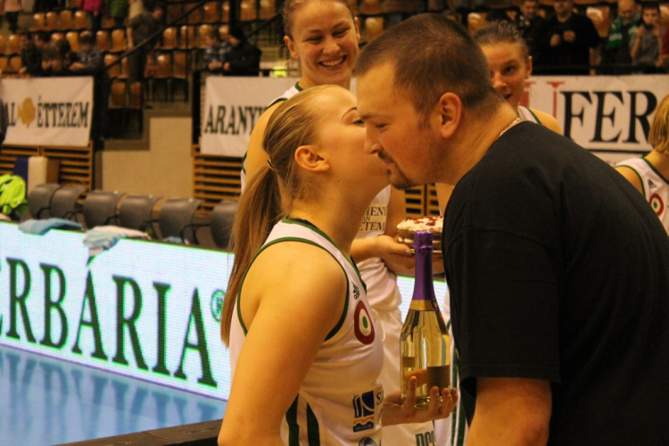 2013.02.03.Hat-Agro Uni Győr - Sbk Samorin Női kosárlada (2) Fotók:árpika