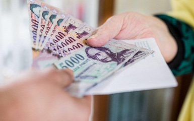 A héten kézhez kapjuk a januárban esedékes családtámogatásokat