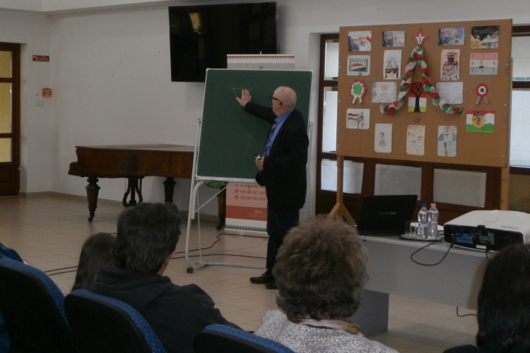 Előadás az emberi test mérlegeiről és annak összefüggéseiről