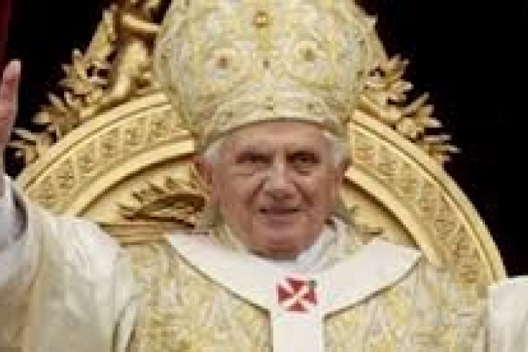 Lemond a pápa - Erdő Péter szerint XVI. Benedek példát mutatott azzal, hogy szembenézett a betegséggel