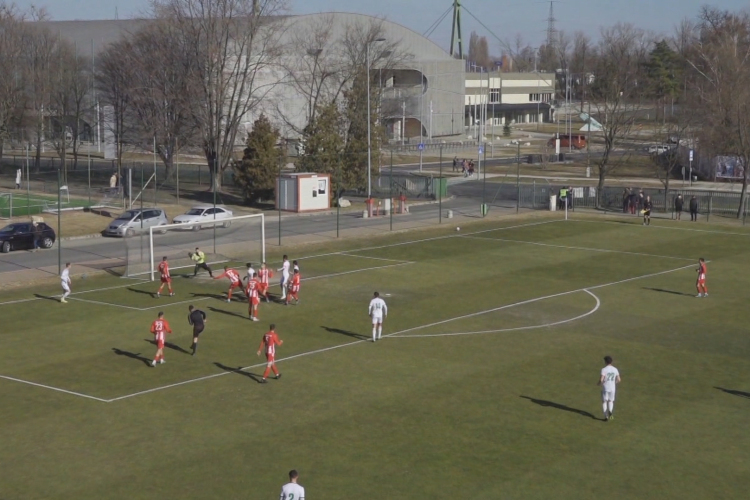 Fiatalok ostromolják az ETO-t