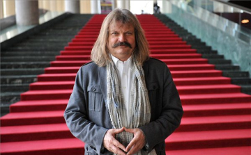  Világsztárok ünnepe, Charlie volt a meglepetés