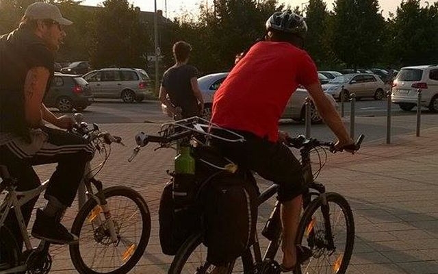 Győri bevásárlóközpont elől loptak kerékpárokat
