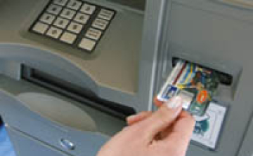 Figyelj oda! Tovább drágulnak a banki szolgáltatások 